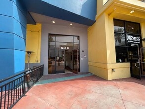 265 Glendora Ave, West Covina, CA à louer Photo de l’immeuble– Image 1 sur 7