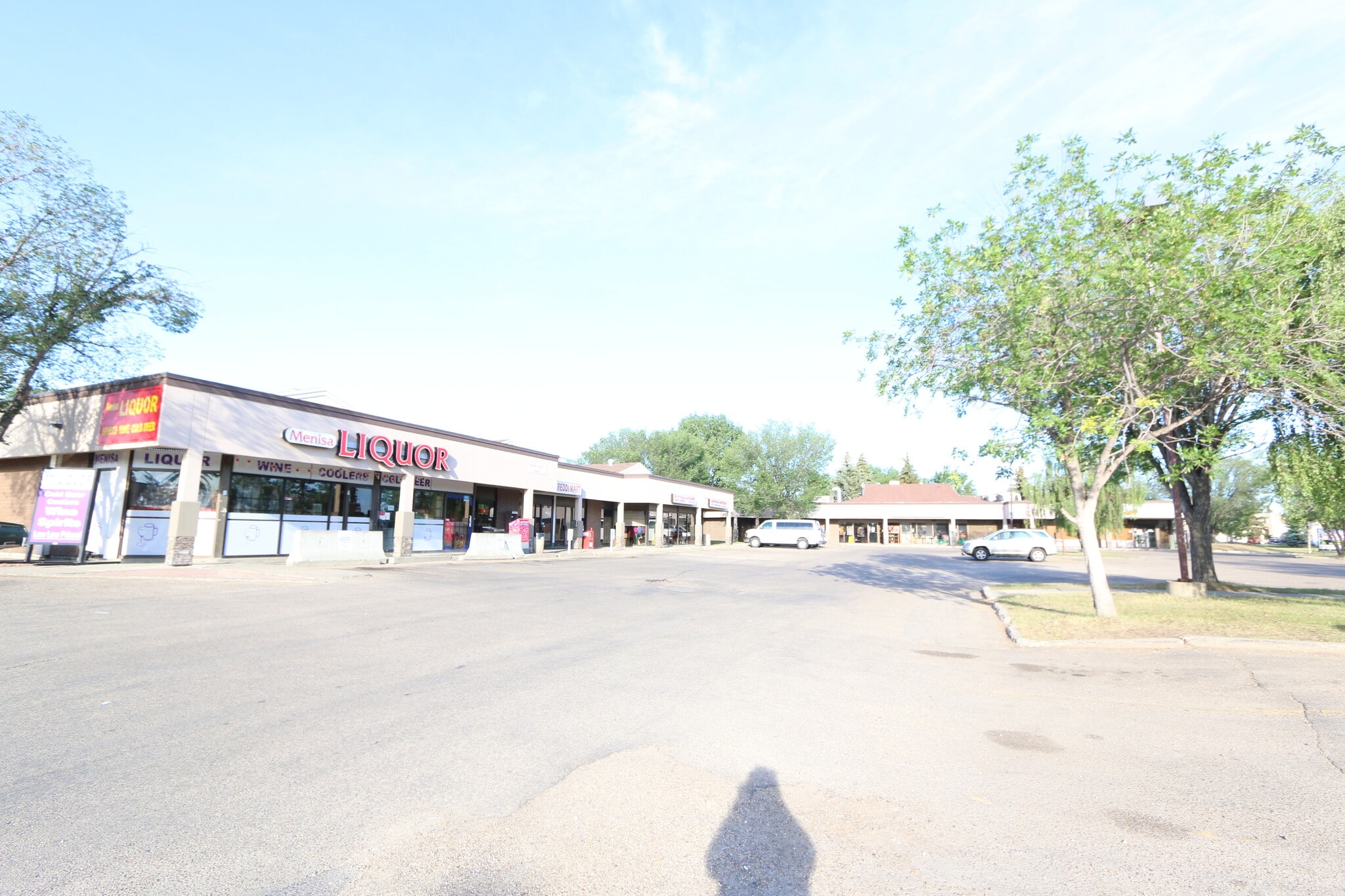 1069 Knottwood Rd E, Edmonton, AB à louer Photo principale– Image 1 sur 3