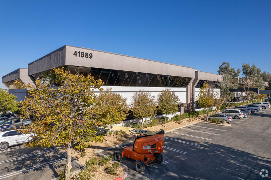 41661 Enterprise Cir N, Temecula, CA à louer - Photo de l’immeuble – Image 2 sur 16