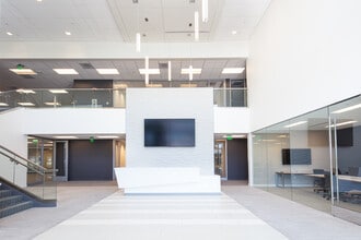 375 W Trimble Rd, San Jose, CA à louer Hall d’entrée– Image 1 sur 5
