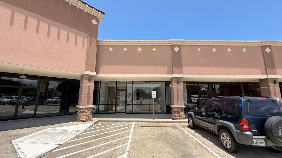 6725 Atascocita Rd, Humble, TX à louer - Photo de l’immeuble – Image 3 sur 12