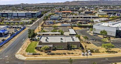 3731 E University Dr, Phoenix, AZ à louer Photo de l’immeuble– Image 2 sur 8