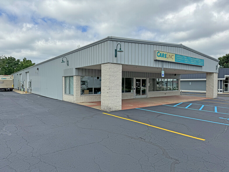 693 E Lakewood Blvd, Holland, MI à vendre - Photo de l’immeuble – Image 1 sur 12