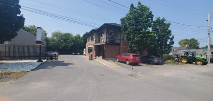878 Boyd Av, Ottawa, ON à louer Photo intérieure– Image 2 sur 14