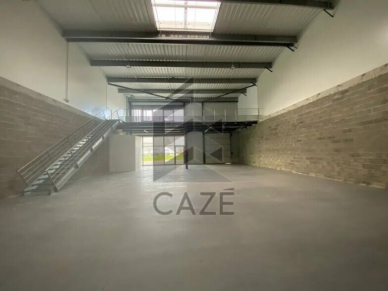 24 Rue Newton, Tresses à louer - Photo de l’immeuble – Image 3 sur 6
