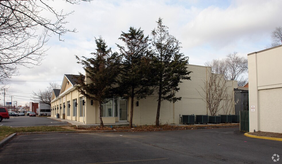 805 N Loudoun St, Winchester, VA à louer - Photo de l’immeuble – Image 3 sur 23