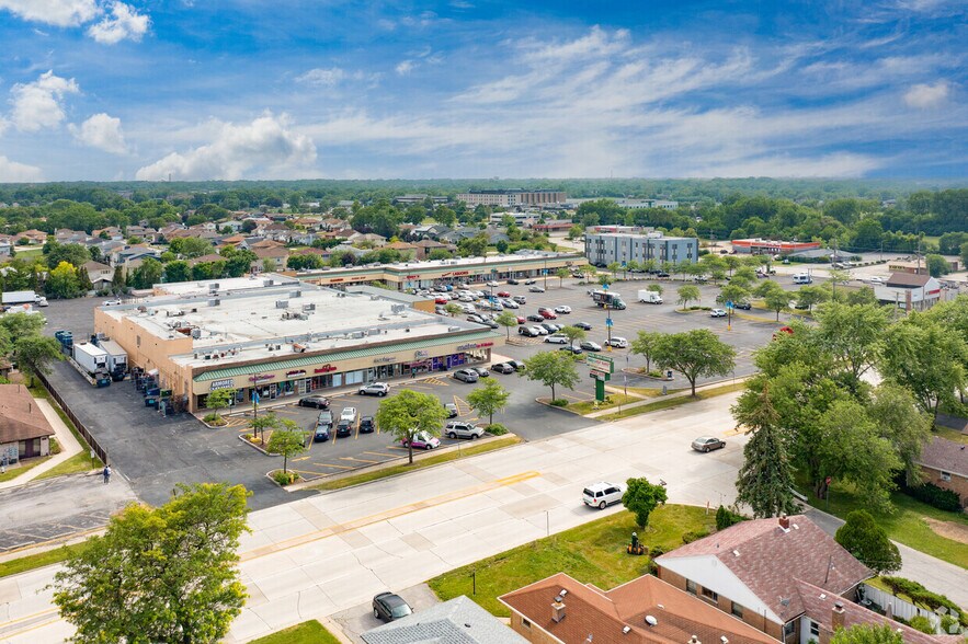 17501-17559 S Kedzie Ave, Hazel Crest, IL à louer - Photo de l’immeuble – Image 2 sur 41