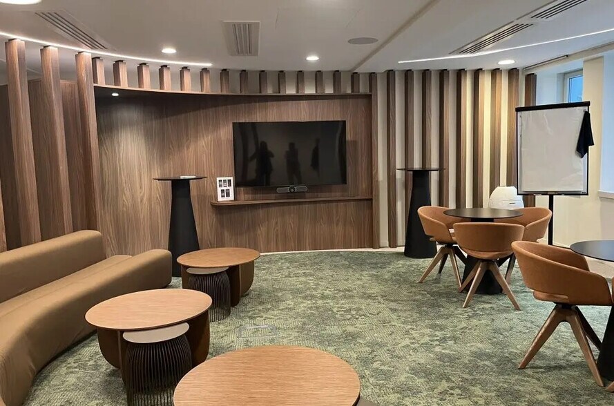 61-63 Rue Des Belles Feuilles, Paris à louer - Photo de l’immeuble – Image 3 sur 10