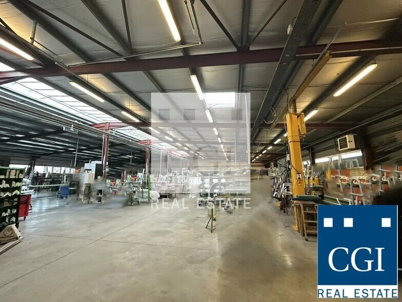 Local d'activités dans Fontaine à vendre - Photo intérieure – Image 1 sur 12