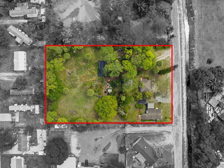 5133 Pine Grove Dr, West Palm Beach, FL à vendre - Photo principale – Image 1 sur 25