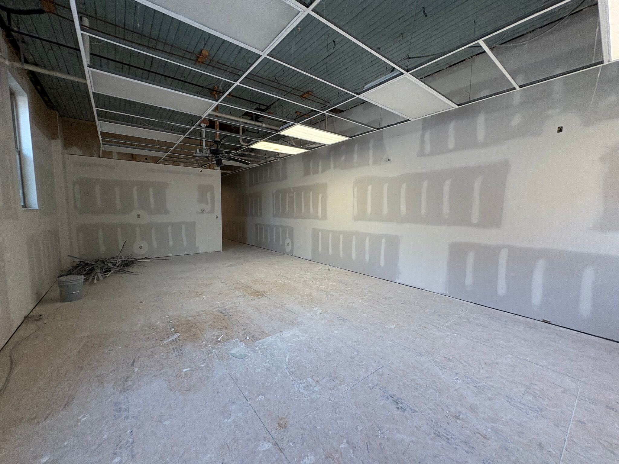 1641 E Michigan St, Indianapolis, IN à louer Photo intérieure– Image 1 sur 2