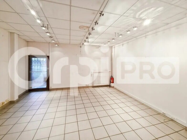 Bureau dans Tours à vendre - Photo de l’immeuble – Image 2 sur 6