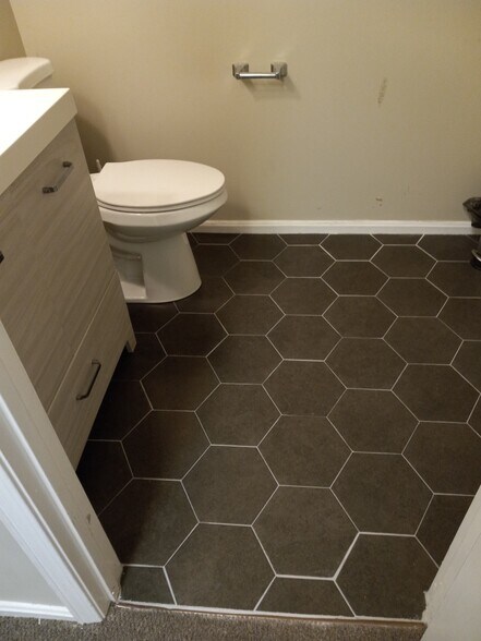 9304 New Lagrange Rd, Louisville, KY à louer - Photo de l’immeuble – Image 2 sur 8