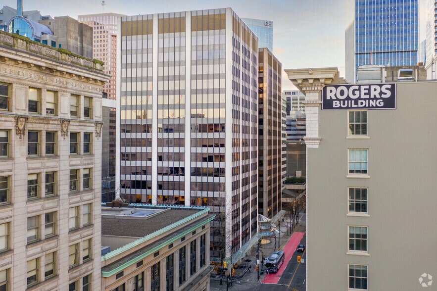 700 W Pender St, Vancouver, BC à louer - Photo de l’immeuble – Image 2 sur 9