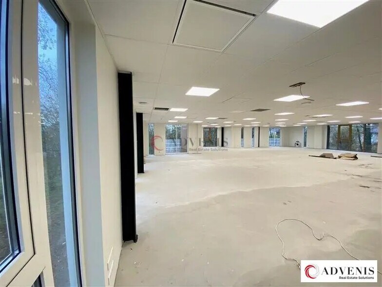 Bureau dans Bruges à louer - Photo de l’immeuble – Image 3 sur 7