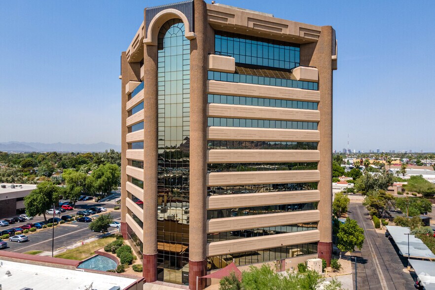 2800 N 44th St, Phoenix, AZ à vendre - Photo de l’immeuble – Image 2 sur 19