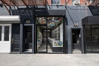 42 Avenue B, New York, NY à louer Photo de l’immeuble– Image 2 sur 6