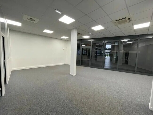 Plus de détails pour Bureau à louer