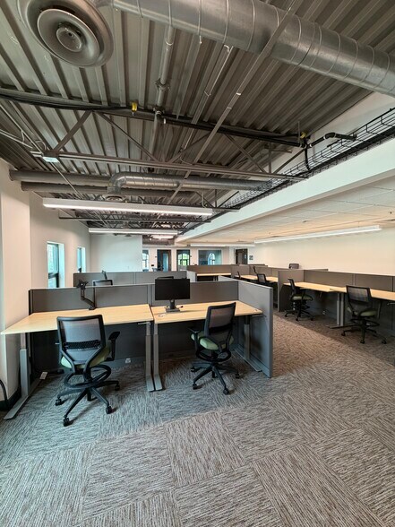 209 W 6th St, Royal Oak, MI à louer - Photo de l’immeuble – Image 2 sur 9