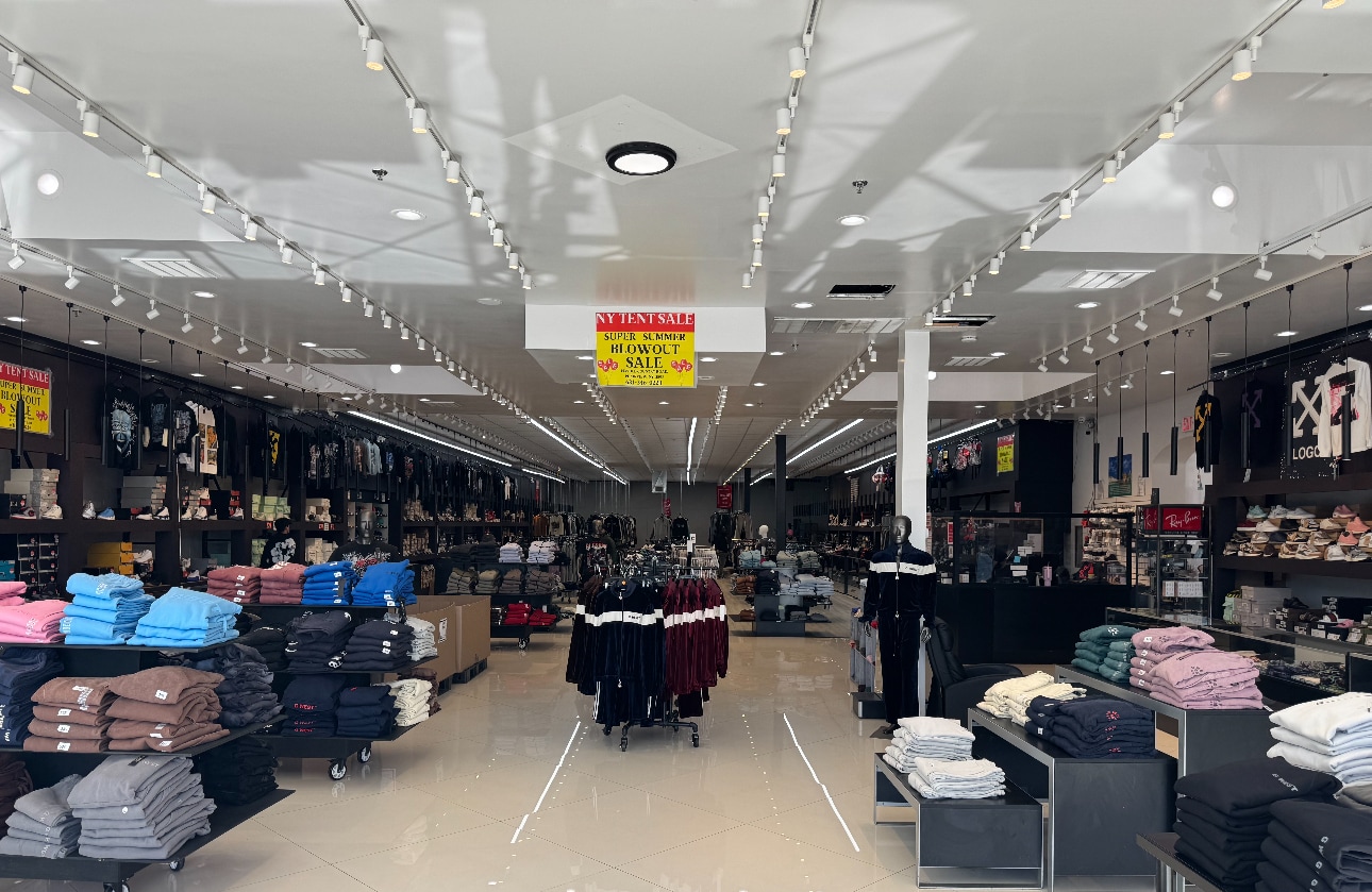 1538 Old Country Rd, Plainview, NY à vendre Photo intérieure– Image 1 sur 4