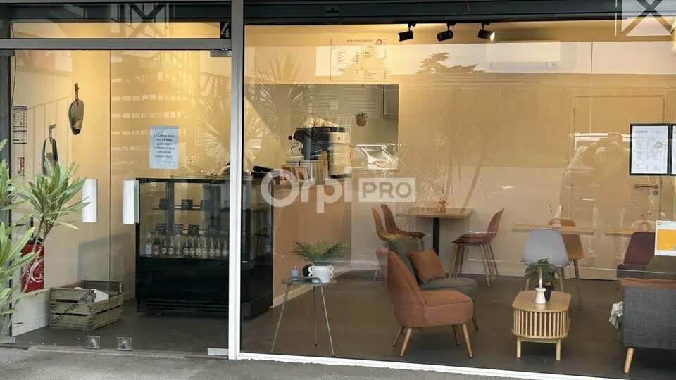 Local d’activités dans Serres-Castet à louer - Photo de l’immeuble – Image 2 sur 6