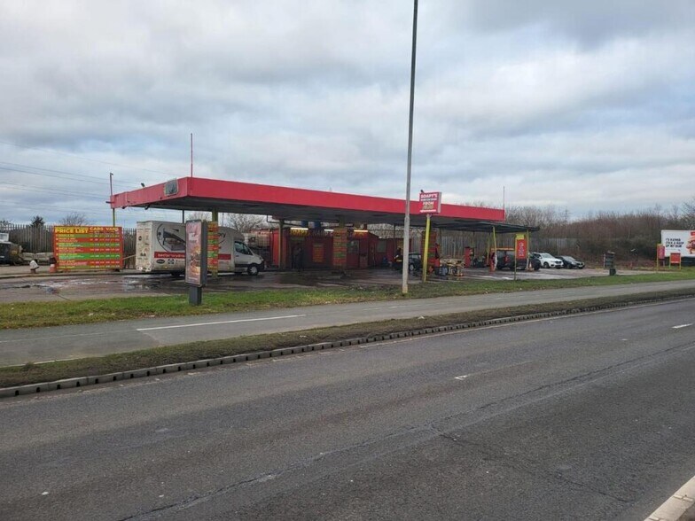 Portfolio of former petrol stations portefeuille de 4 biens à vendre sur LoopNet.fr - Photo de l’immeuble – Image 2 sur 4