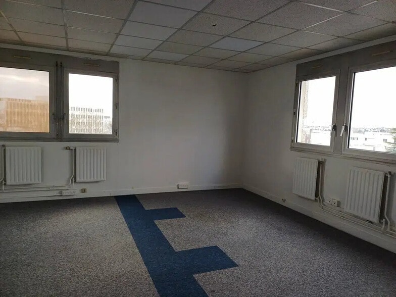 Bureau dans Caen à louer - Photo de l’immeuble – Image 2 sur 7