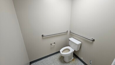 2240 5th Ave, Huntington, WV à louer Photo intérieure– Image 2 sur 15