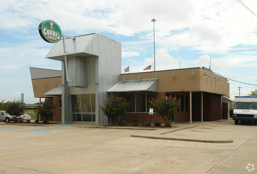 102 Clinton Center Dr, Clinton, MS à vendre - Photo de l’immeuble – Image 2 sur 75