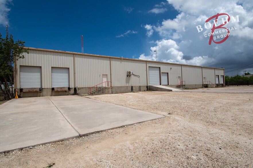 995 Industrial Blvd, Del Rio, TX à louer - Photo de l’immeuble – Image 2 sur 44