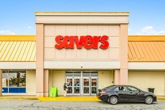 1925 Pawtucket Ave, East Providence, RI à louer Photo de l’immeuble– Image 2 sur 3