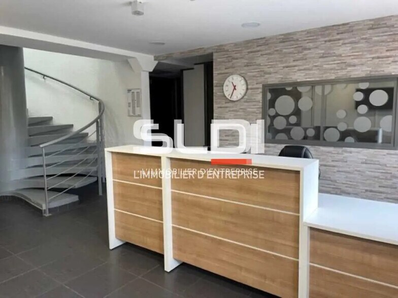 Bureau dans Caluire-et-Cuire à louer - Photo de l’immeuble – Image 1 sur 12