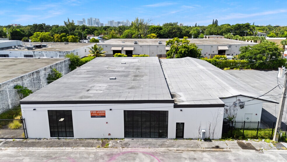 80 NW 72nd St, Miami, FL à louer - Photo de l’immeuble – Image 2 sur 19