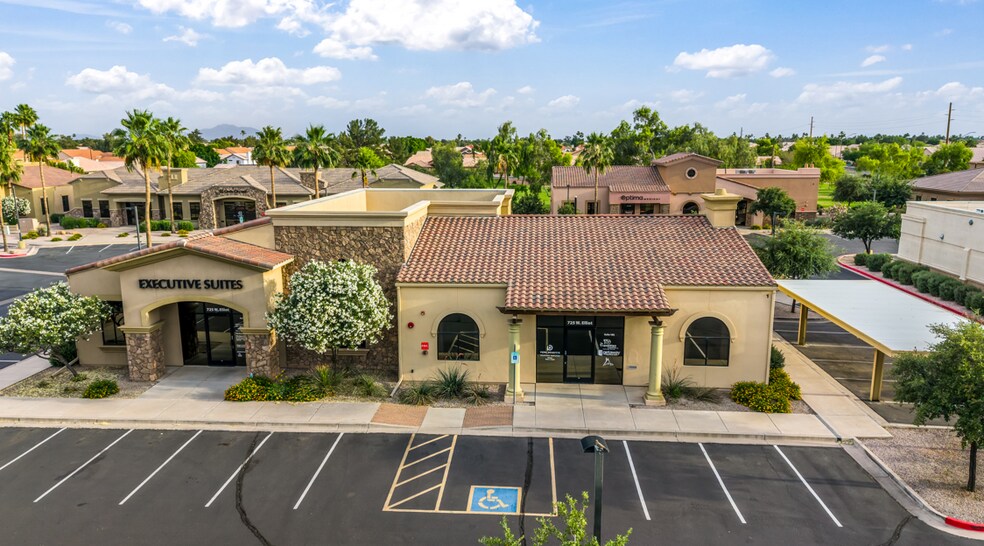 725 W Elliot Rd, Gilbert, AZ à vendre - Photo de l’immeuble – Image 2 sur 30