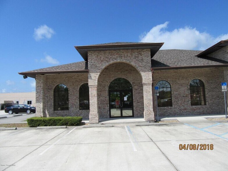 1027 Florida Ave S, Rockledge, FL à louer - Photo principale – Image 1 sur 13