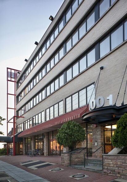 4001 Brandywine St NW, Washington, DC à louer - Photo de l’immeuble – Image 2 sur 6