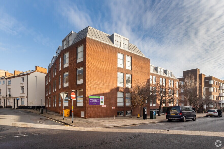 61-69 Derngate, Northampton à louer - Photo principale – Image 1 sur 13