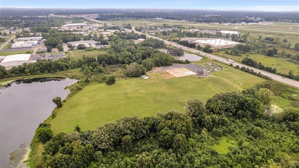 3600 Wayland Dr, Jackson, MI à vendre - Photo de l’immeuble – Image 2 sur 18