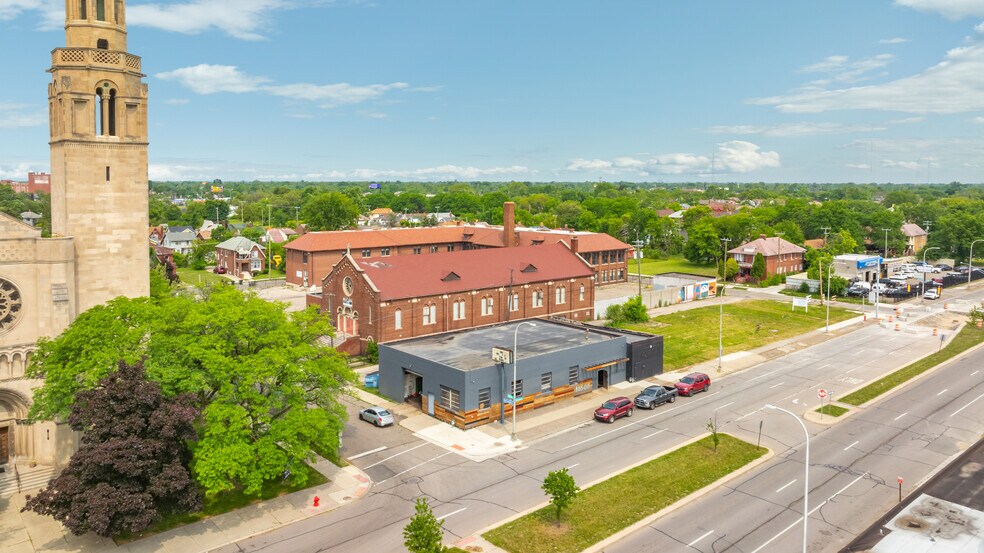 11505 Livernois Ave, Detroit, MI à vendre - Photo de l’immeuble – Image 2 sur 19