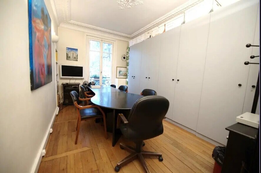 30 Rue Péclet, Paris à louer - Photo de l’immeuble – Image 2 sur 4