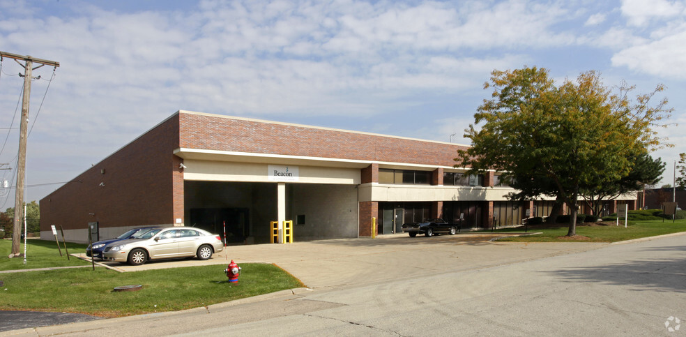 190-198 W Carpenter Ave, Wheeling, IL à louer - Photo principale – Image 1 sur 5