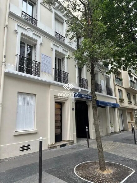 Local commercial dans Paris à louer - Photo de l’immeuble – Image 1 sur 11