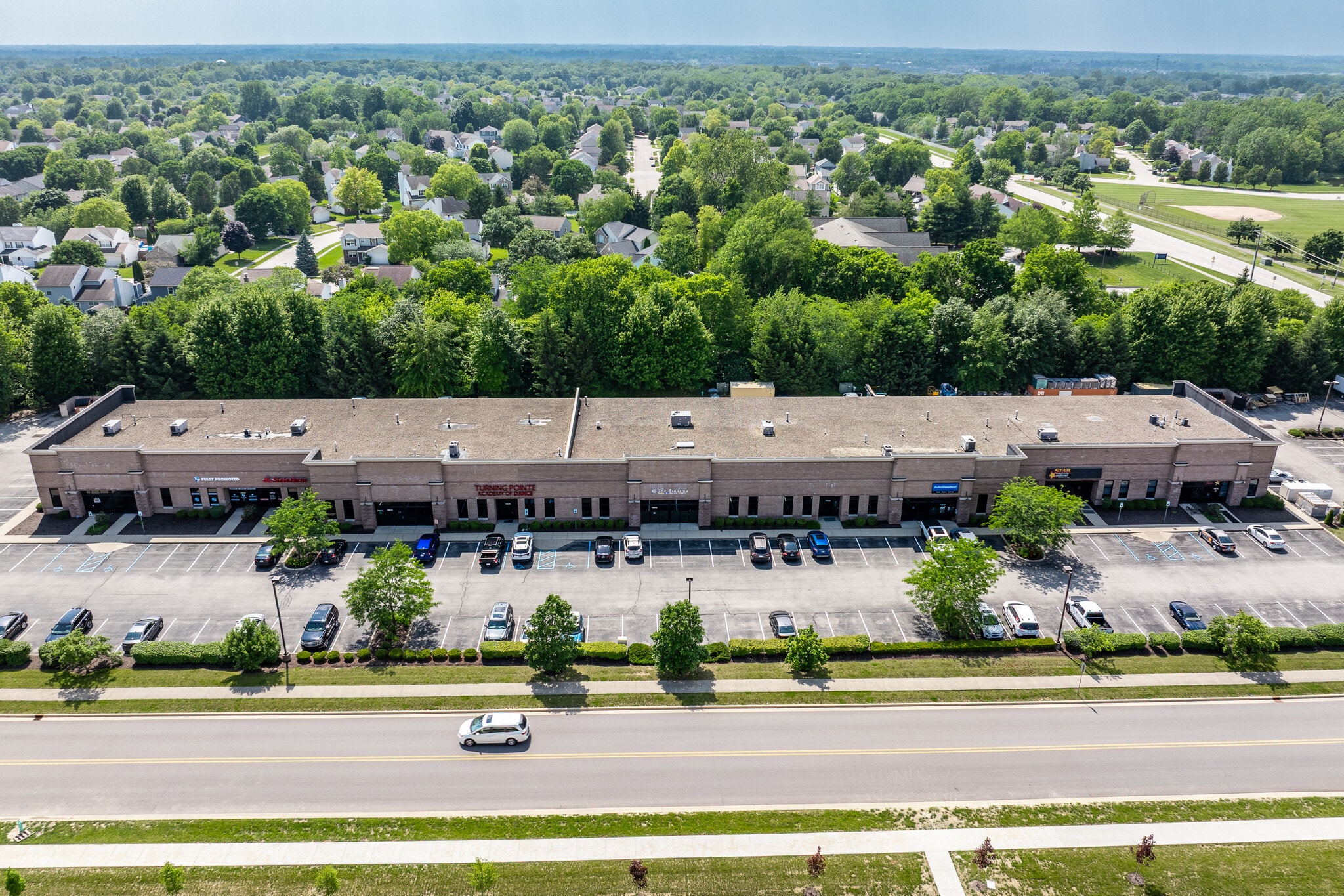 14016-14076 Britton Park Rd, Fishers, IN à louer Photo principale– Image 1 sur 5