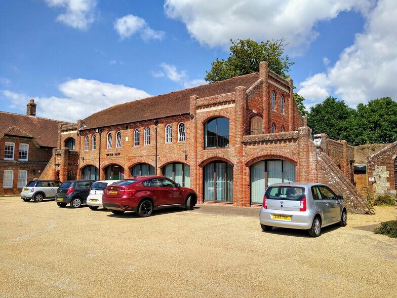 Off Cams Hl, Fareham à louer - Photo de l’immeuble – Image 1 sur 57