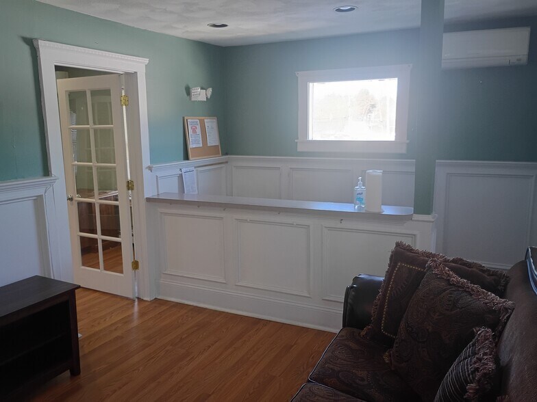 247 Main St, North Reading, MA à louer - Photo de l’immeuble – Image 2 sur 20