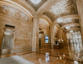 708 Main St, Houston, TX à louer Hall d’entrée– Image 2 sur 3