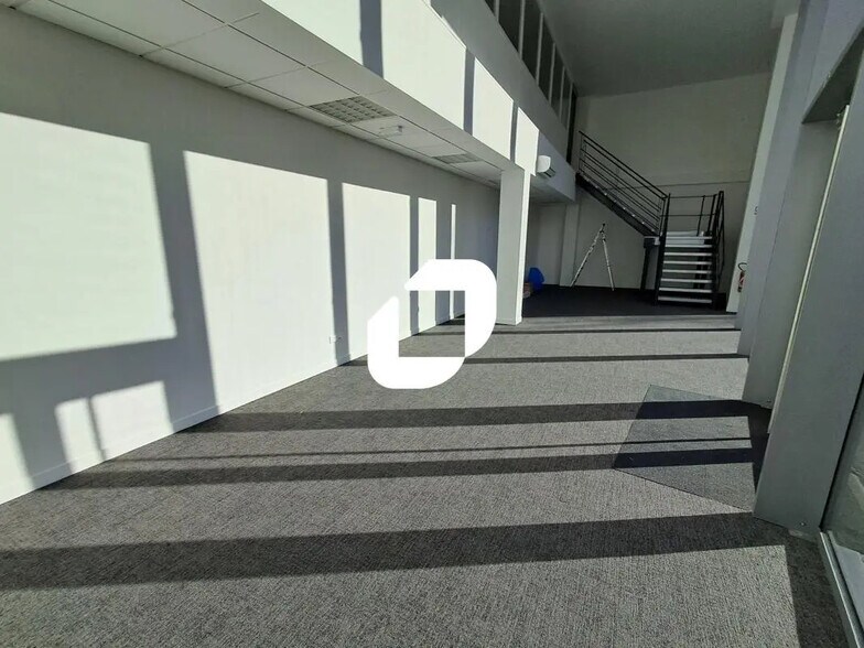 Local commercial dans Tourcoing à louer - Photo de l’immeuble – Image 3 sur 9