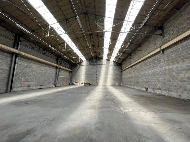 Local d’activités dans Roanne à louer - Photo intérieure – Image 3 sur 5