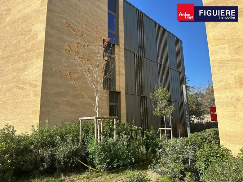 851 Avenue Jean Dalmas, Aix-en-Provence à louer - Photo de l’immeuble – Image 2 sur 7