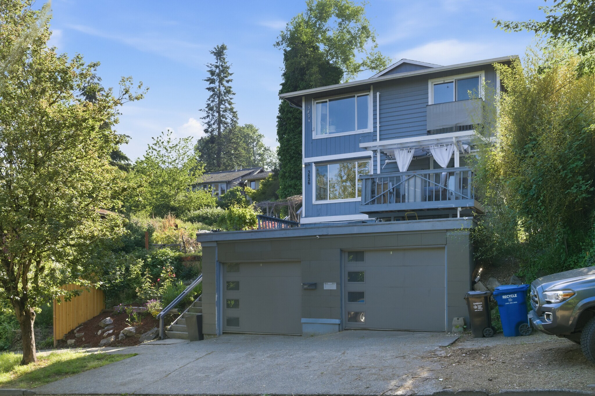 3824 23rd Ave SW, Seattle, WA à vendre Photo de l’immeuble– Image 1 sur 26
